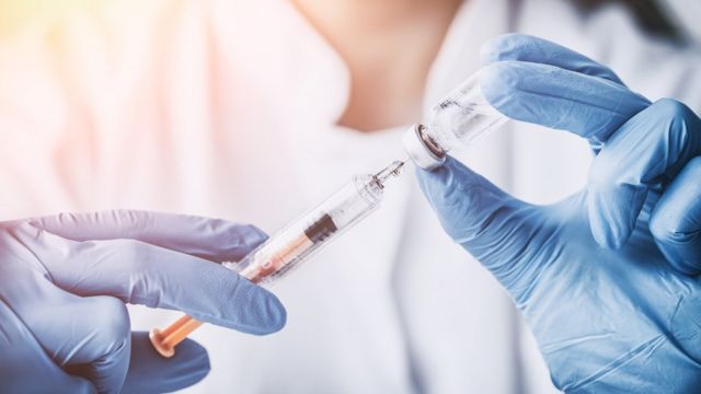 ผลข้างเคียงการฉีดวัคซีน โรค covid-19 มีข้อควรระวังอยู่หลายอย่าง